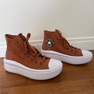 Converse High-Top Platform Sneakers Orange